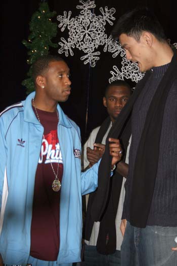 而是与中锋 而是与中锋